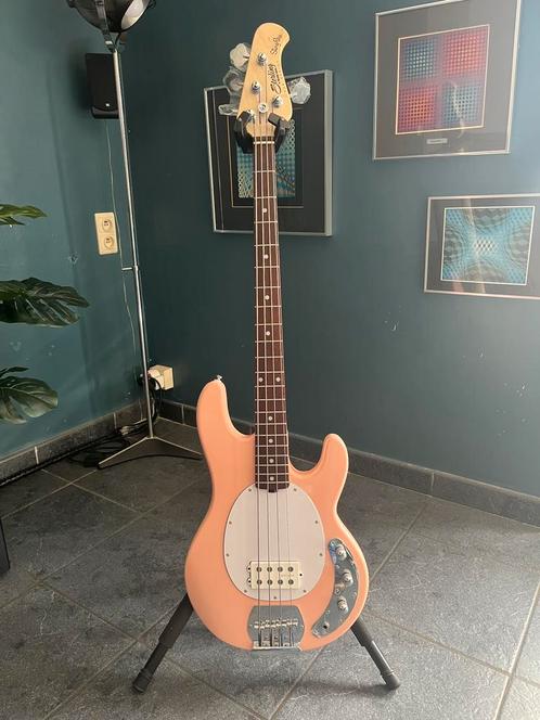 UPGRADED!! Sterling by Musicman Ray 4, Muziek en Instrumenten, Snaarinstrumenten | Gitaren | Bas, Nieuw, Ophalen