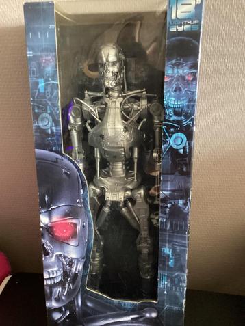Terminator endoskelleton 18 inch met doos baterij moet verva beschikbaar voor biedingen