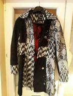 Mooie Zwart - witte geklede jas, weinig gedragen maat 36, Kleding | Dames, Ophalen of Verzenden, Zo goed als nieuw, Maat 36 (S)