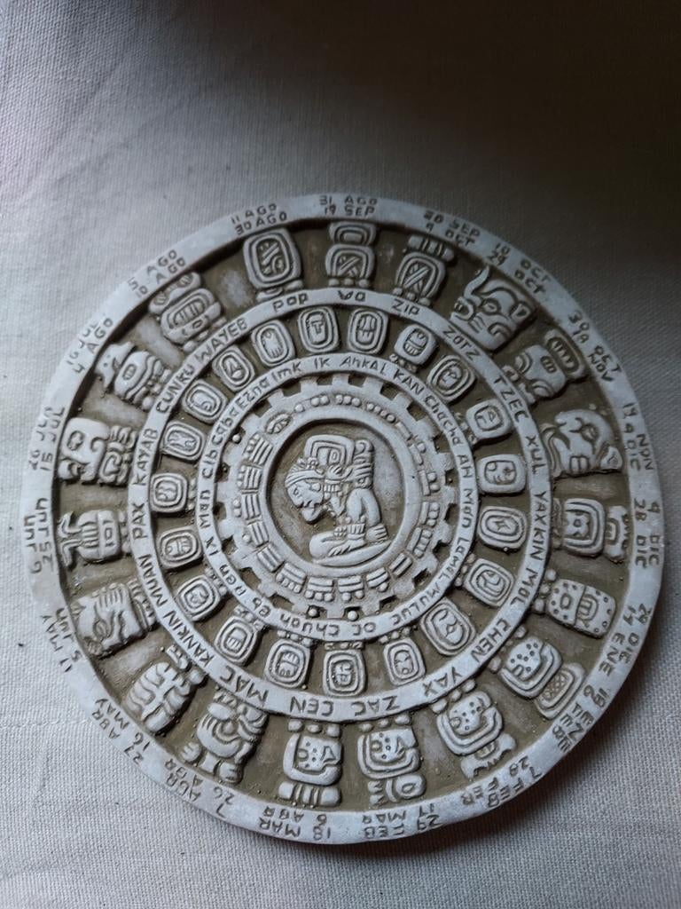 Calendrier maya, Enlèvement, Comme neuf