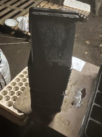 Vierkantige bloempotten kweekpotten  14 x 14 vm beschikbaar voor biedingen
