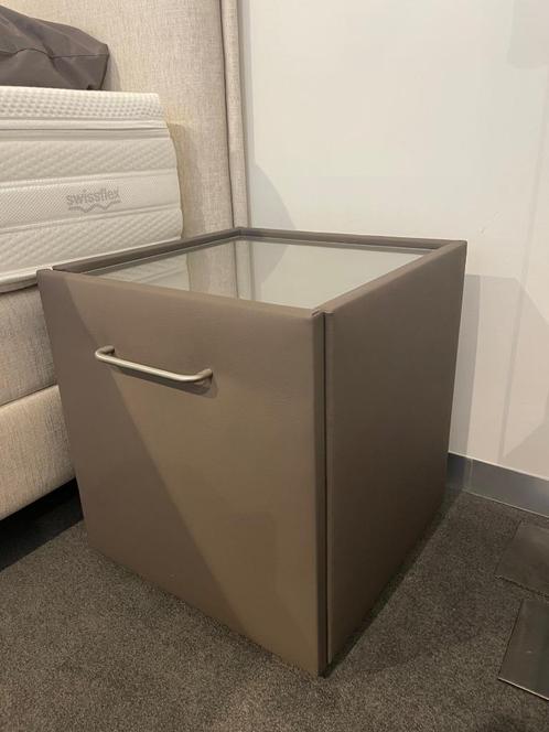 Nachttafel Slide kunstleder - 2 stuks beschikbaar, Huis en Inrichting, Slaapkamer | Nachtkastjes, Nieuw, Minder dan 55 cm, Minder dan 45 cm