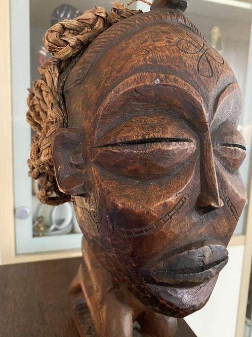 Tschokwe-masker mwana pwo met dreads Zaïre, Antiek en Kunst, Kunst | Niet-Westerse kunst, Ophalen of Verzenden