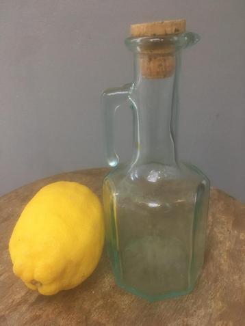 Handgeblazen glazen flesje 250ml (Italie) oliekannetje beschikbaar voor biedingen