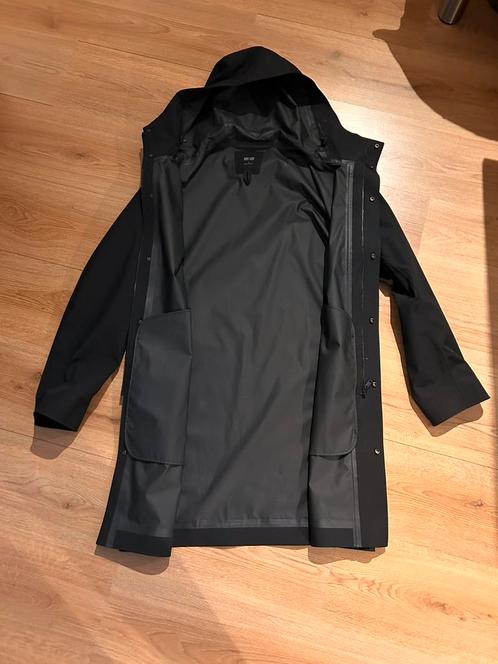 Uniqlo geklede regenjas S Vetements de pluie 2ememain