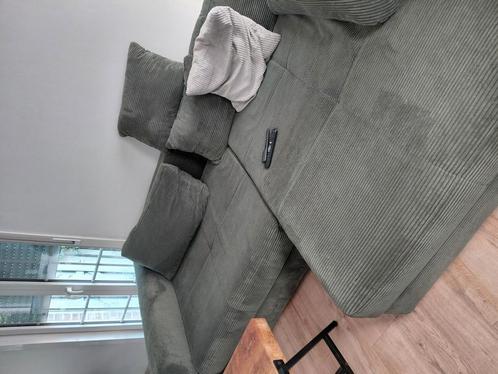 Canapé vert convertible/ groene zetel, Huis en Inrichting, Zetels | Complete zithoeken, Zo goed als nieuw, Ophalen