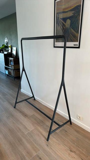 Ikea Turbo kledingrek beschikbaar voor biedingen
