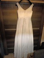 Trouwjurk nieuw ! Met beschermingshoes maat M/L, Kleding | Dames, Trouwkleding en Trouwaccessoires, Ophalen of Verzenden, Zo goed als nieuw