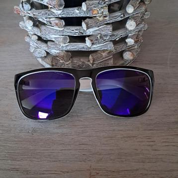 Splinternieuwe zonnebril van Quiksilver beschikbaar voor biedingen