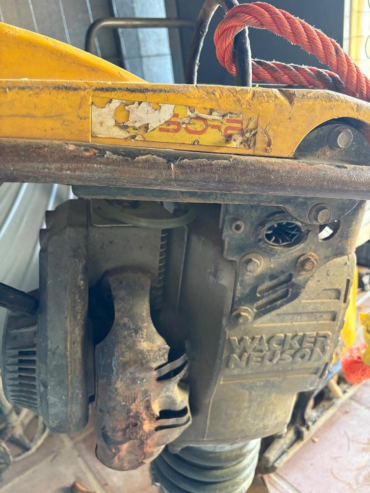 Wackers neuson pilloneuse + plaque vibrante, Bricolage & Construction, Outillage | Autres Machines, Comme neuf, Enlèvement