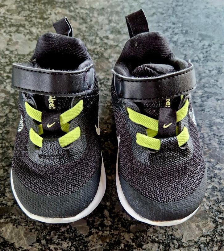 Nike Revolution 6 NN JP (maat 18.5) - nieuwstaat, Kinderen en Baby's, Babykleding | Schoentjes en Sokjes, Zo goed als nieuw, Jongetje of Meisje