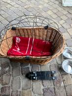 Hondemandje voor op fiets en voederbakjes, Ophalen, Gebruikt, Fietsmand