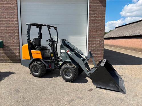 Gian D332SWT Kniklader shovel nette staat!!!, Zakelijke goederen, Machines en Bouw | Tuin, Park en Bosbouw, Ophalen