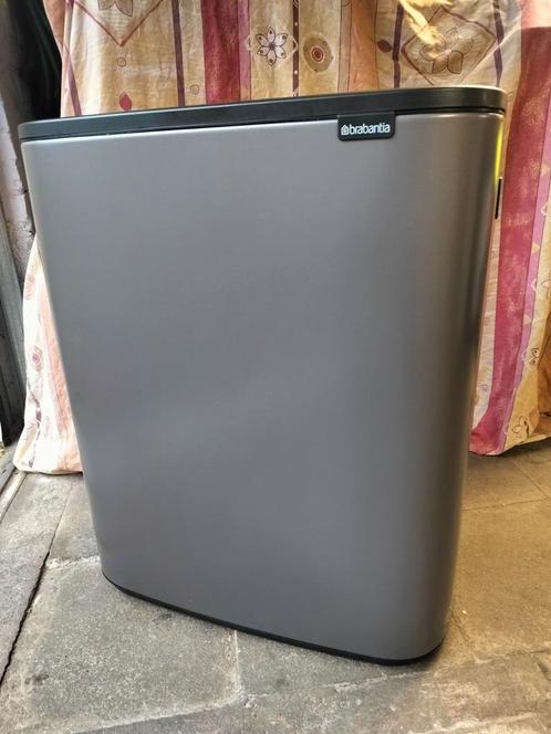 Nieuwe Brabantia Touch Platinum!, Huis en Inrichting, Woonaccessoires | Prullenbakken, Nieuw, Metaal, 50 tot 75 cm, 40 liter of meer