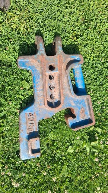 Gewichtblok ford /new holland tractor  beschikbaar voor biedingen