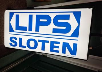 Grote en dubbelzijdige lichtbak reclame Lips Sloten🔐🔑 beschikbaar voor biedingen