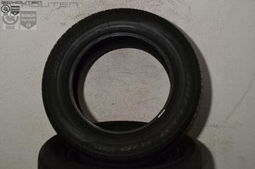 4 losse Bridgestone zomerbanden 215/65R17 beschikbaar voor biedingen