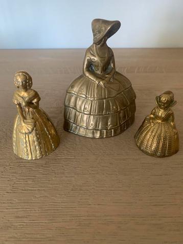 Set van drie tafelbellen beschikbaar voor biedingen