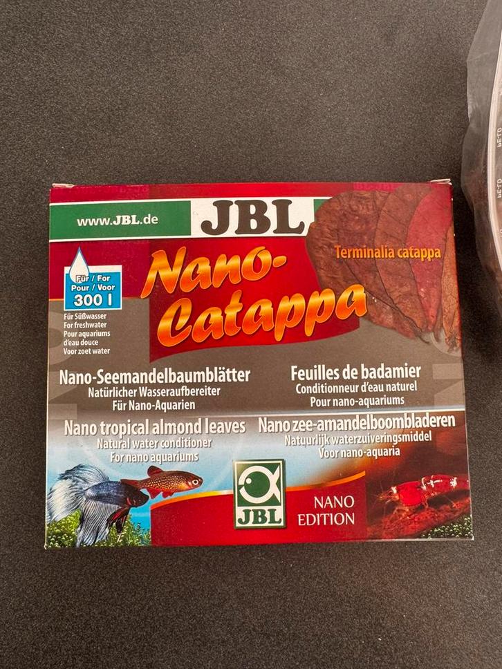 JBL Nano Catappa bladeren plus een grote extra zak bladeren!, Animaux & Accessoires, Poissons | Aquariums & Accessoires, Comme neuf