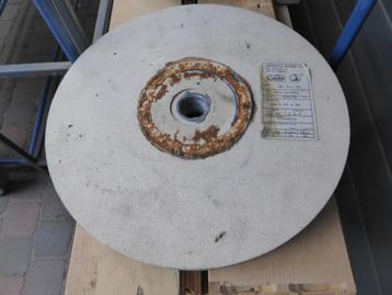 Slijpsteen nieuw en gebruikt beschikbaar voor biedingen