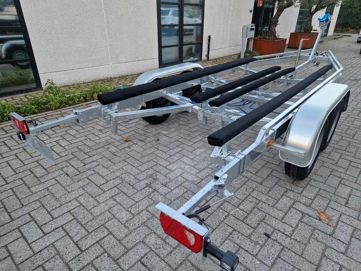 VL2700 - SKIBOOT trailer / WAKEBOARD, Watersport en Boten, Boottrailers, Nieuw, Met rollen, Ophalen