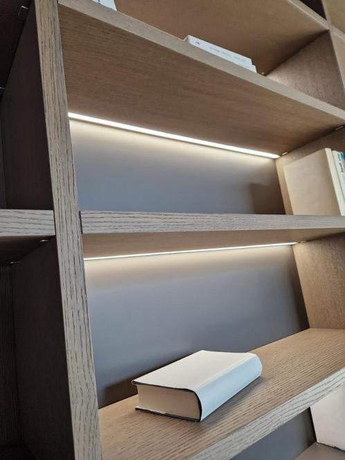 BOEKEN KAST MET BUREAU UIT SHOWROOM TE KOOP, Huis en Inrichting, Kasten | Boekenkasten, Nieuw, 200 cm of meer, 200 cm of meer
