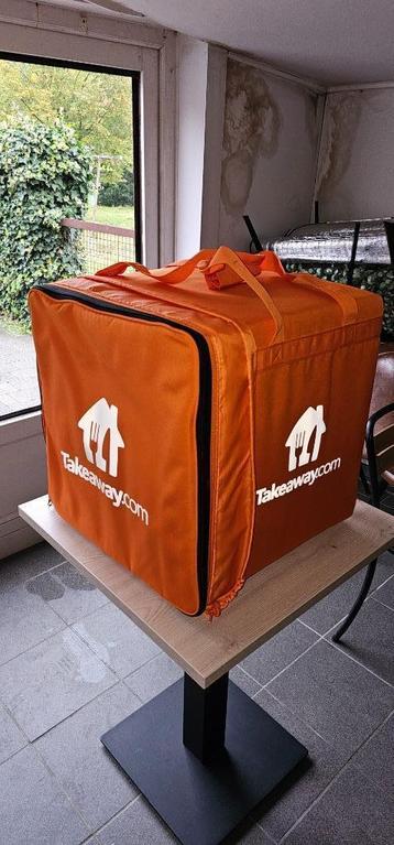 2 takeaway tassen beschikbaar voor biedingen