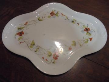 1 ANC. PLAT OVALE en FAÏENCE BLANCHE 41 cm X 31 cm IMPEC beschikbaar voor biedingen