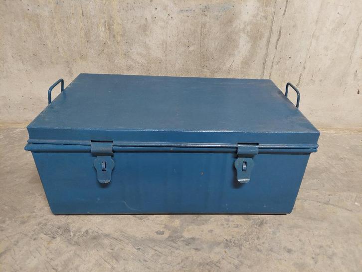 Malle en métal (metal box), Maison & Meubles, Accessoires pour la Maison | Coffres, Utilisé, Métal, Enlèvement
