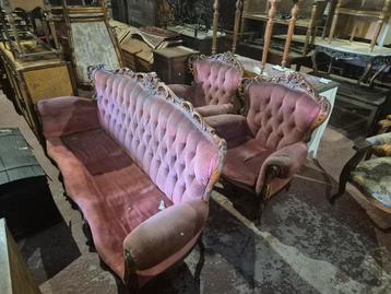 Oude gebeeldhouwde houten woonkamer  beschikbaar voor biedingen