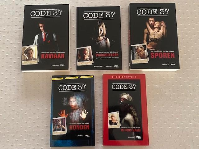 Lot van 5 boeken Code 37 ( Tille Vincent ), Livres, Thrillers, Enlèvement ou Envoi