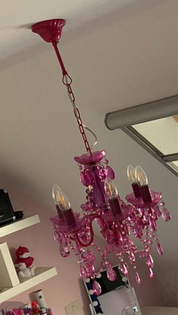 Kroonluchter fushia  beschikbaar voor biedingen