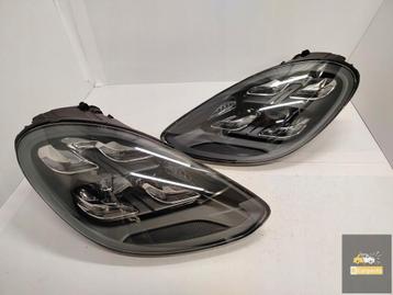 Porsche Panamera 971 Matrix rechterlamp links beschikbaar voor biedingen