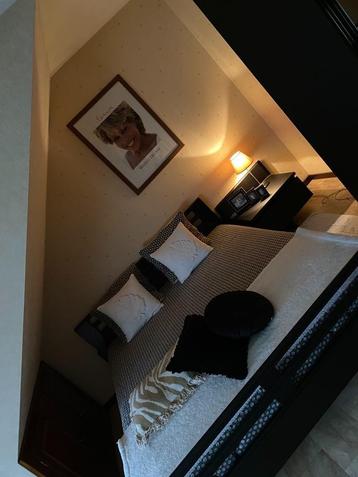 EXCLUSIEVE PRACHTIGE ZWARTE MODERNE SLAAPKAMER beschikbaar voor biedingen