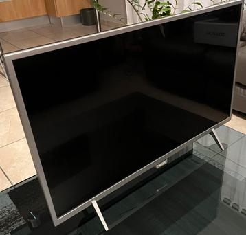 TV Philips Ambilight Smart TV 32 pouces 32PFS6402/12 disponible aux enchères