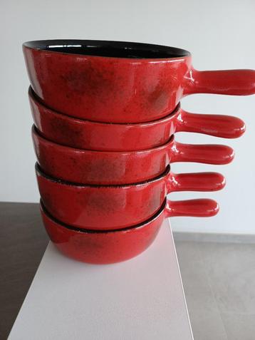 vuurvaste kommen beschikbaar voor biedingen