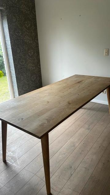 Houten tafel (L210cm X B90cm x H75cm) beschikbaar voor biedingen