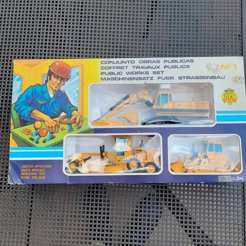 JOAL 2 sets met elk 3 WERFVOERTUIGEN in metaal. NIEUW, Hobby en Vrije tijd, Modelauto's | 1:50, Nieuw, Hijskraan, Tractor of Landbouw