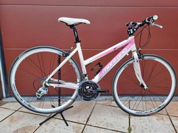 Montana dames sportfiets met bijpassend wielset, maat 48.
 beschikbaar voor biedingen