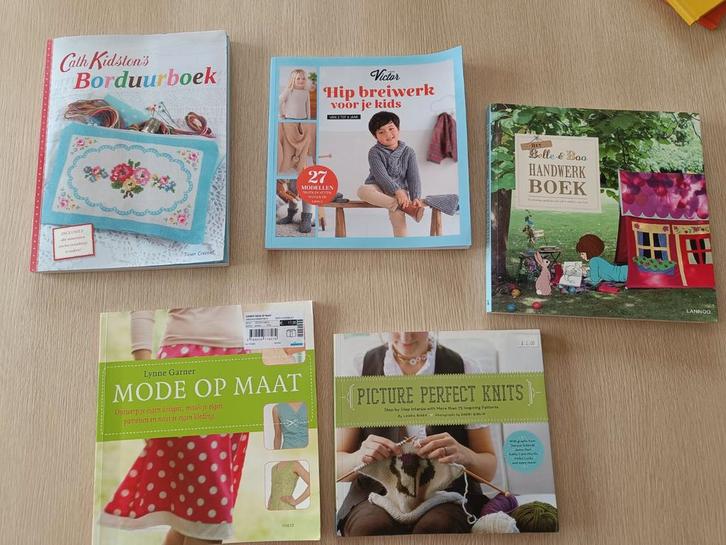 5 handwerkboeken, Hobby en Vrije tijd, Knutselen, Zo goed als nieuw, Ophalen