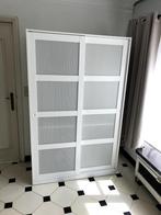 Witte kast schuifdeuren Ikea 'Kvikne', Hedendaags, Comme neuf, Avec espace de penderie, 100 à 150 cm