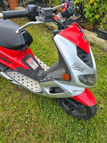 Scooter Peugeot speedfight 2 furious rouge 45km/h 49,13 cm3