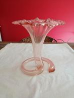 vintage roze glazen vaas in de vorm van een bloem, Huis en Inrichting, Woonaccessoires | Vazen, Ophalen of Verzenden, Zo goed als nieuw