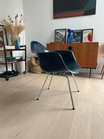 Vintage Eames armchair - Low H base - Fibreglass, Huis en Inrichting, Fauteuils, Ophalen of Verzenden