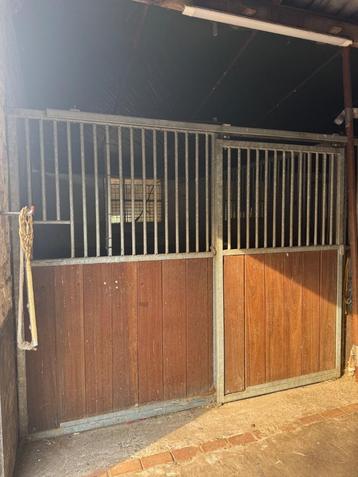 Paardenstallen beschikbaar voor biedingen