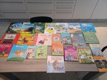 Lot kinderboeken 24 stuks beschikbaar voor biedingen