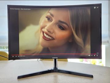 Curved 27inch Samsung monitor beschikbaar voor biedingen