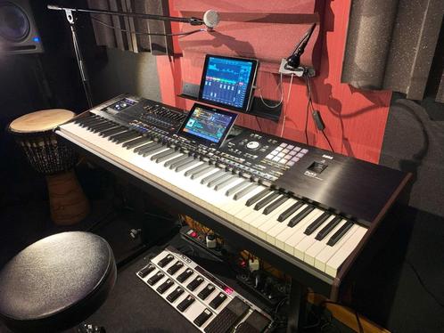 KORG PA5X 88 internationaal + accessoires, Muziek en Instrumenten, Keyboards, Zo goed als nieuw, 88 toetsen, Korg, Aanslaggevoelig