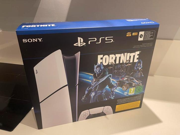 PlayStation 5 Slim Digital Edition + DualSense Controller, Games en Spelcomputers, Spelcomputers | Sony PlayStation 5, Zo goed als nieuw