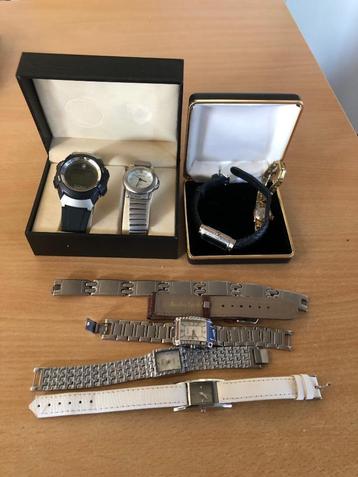 Lot horloges en armband beschikbaar voor biedingen